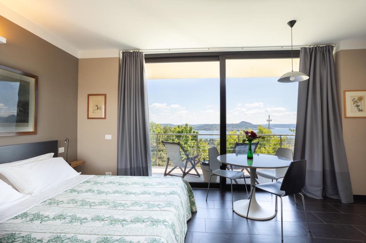 La Torretta Studios & Suite Lesa Ngoại thất bức ảnh